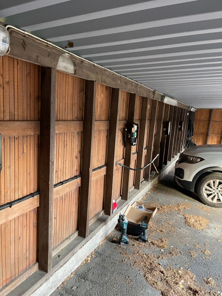 Autokatoksen latauspisteet